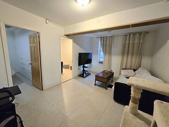 2nd image of 2141 32nd St #2