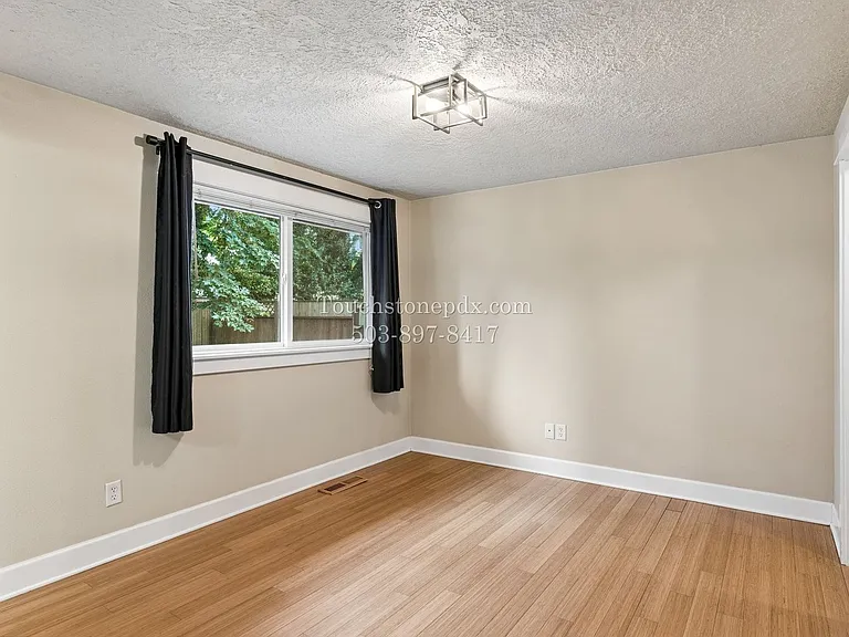 2791 Warwick St — Photo 19