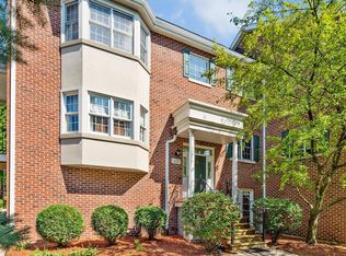 427 W Hillgrove Ave, La Grange, IL 60525