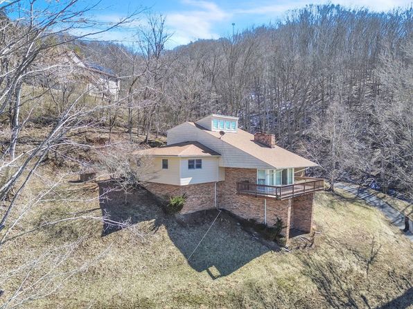 515 Cedar Ave, Hinton, WV 25951