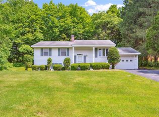 9975 Hillside Ter, Marcy, NY 13403
