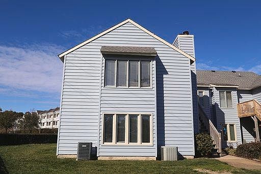 2nd image of 636 Pinewood Dr #636