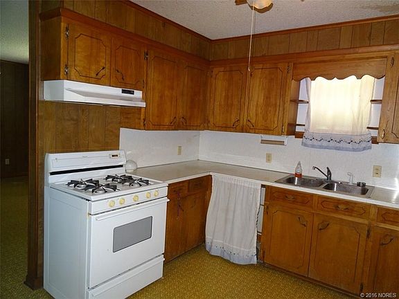 4th image of 703 N Fountain St