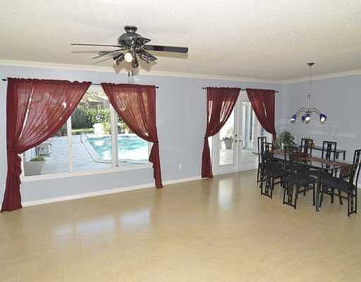 4th image of 1911 Summerland Ave