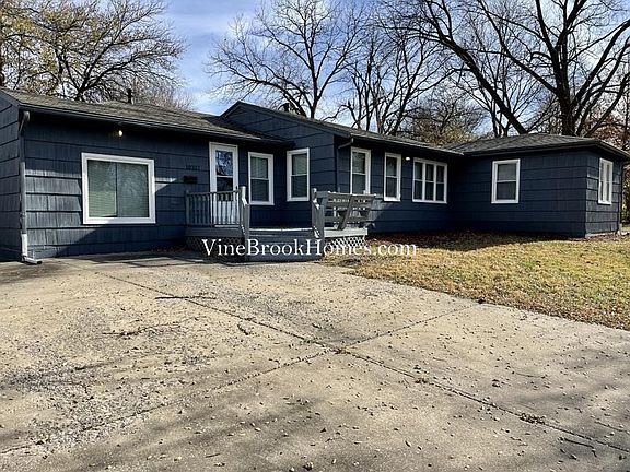2nd image of 10327 Crystal Ave