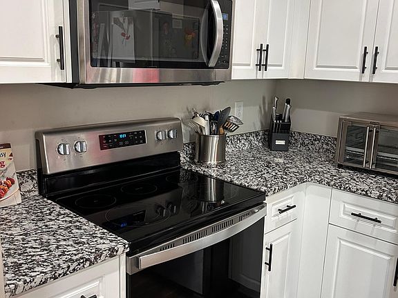 3rd image of 8079 Cozy Knl