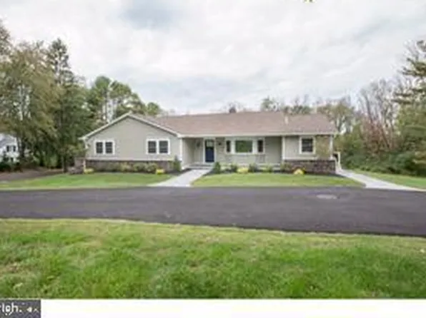 122 Beaumont Dr, Newtown, PA 18940