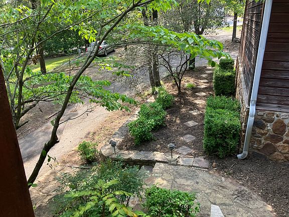 3rd image of 1402 Holmes Rd
