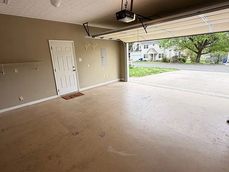 711 Marlin Ln — Photo 5