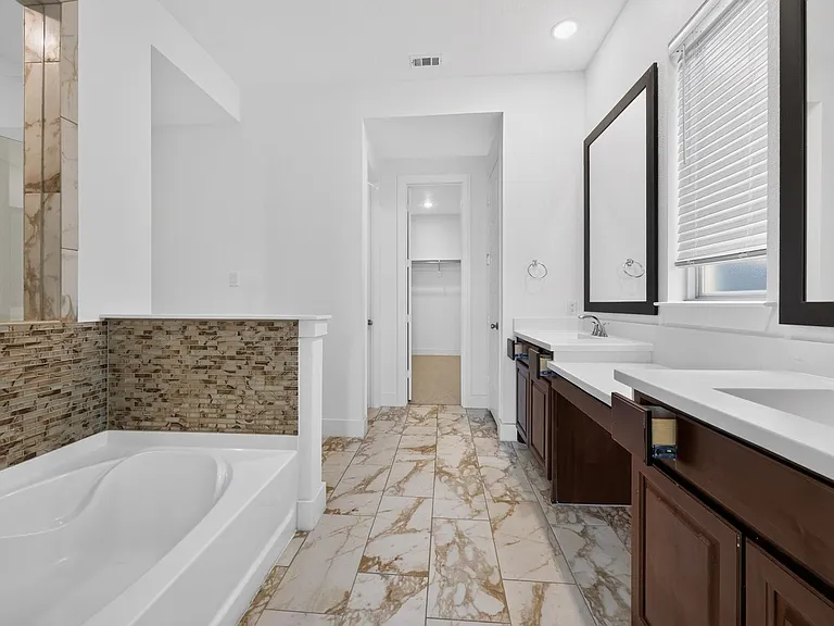 1104 Saratoga Rd — Photo 23