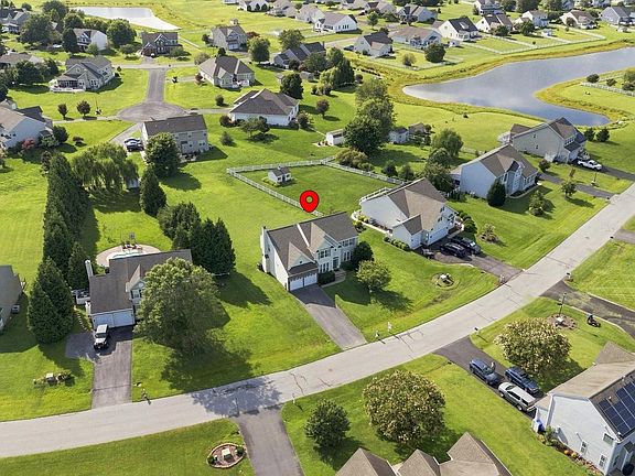 3rd image of 24813 Rivers Edge Rd