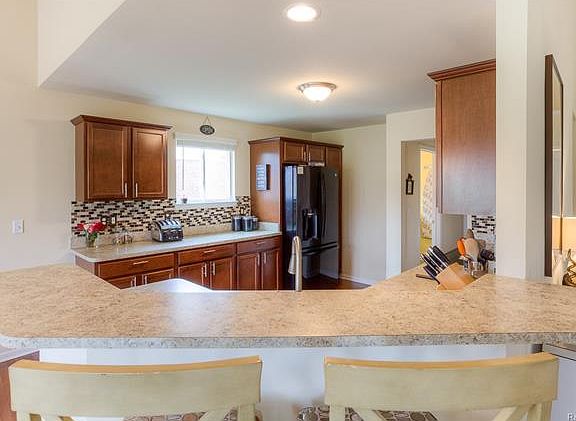 4th image of 1400 Andover Cir #1