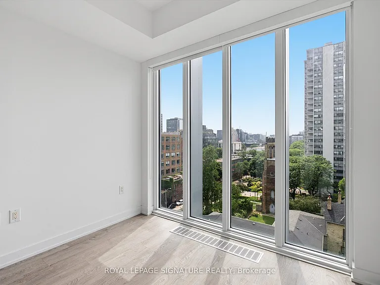 50 McCaul St #917 — Photo 14