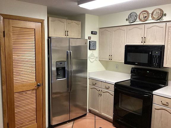 Deep pantry