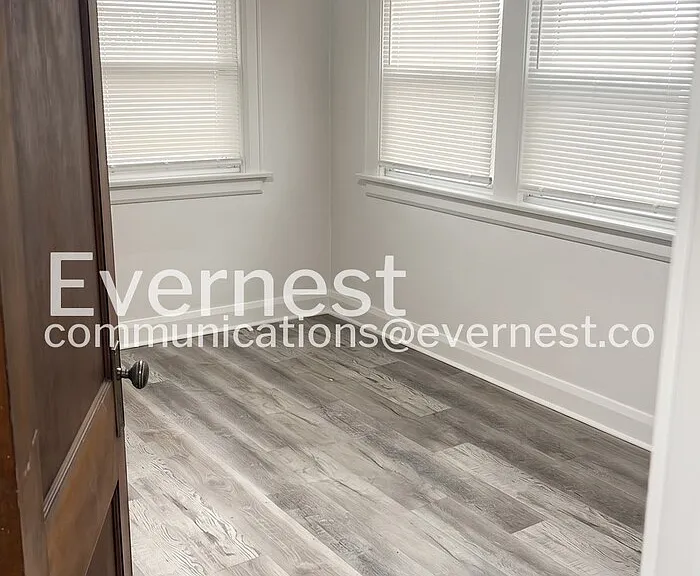 2730 Elliott Ave — Photo 12