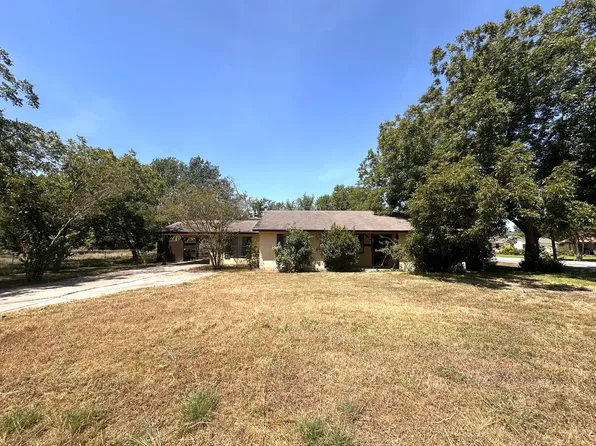 400 Sun Bonnet Dr, Buda, TX 78610