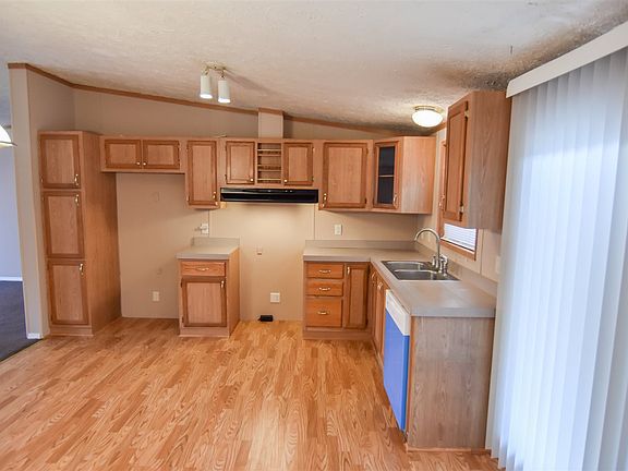 4th image of 909 E Kentucky St