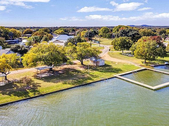 4th image of 318 Park Ln