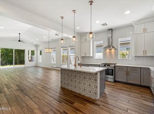 3849 E Crittenden Ln, Phoenix, AZ 85018