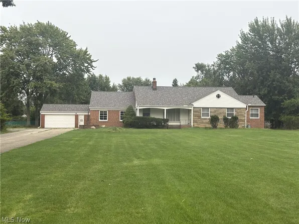 6471 Olde York Rd, Parma Heights, OH 44130