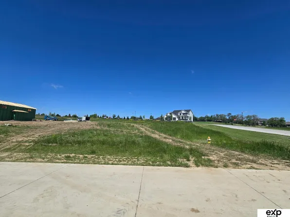 LOT 8 Cheyenne Rd, Omaha, NE 68136