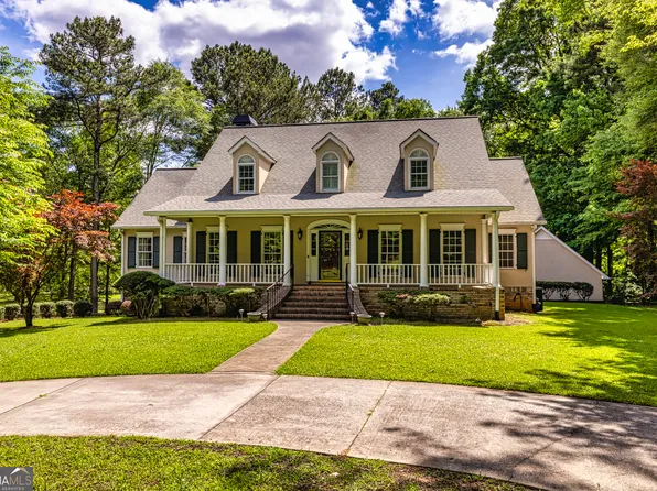 180 Oak Ridge Dr, Sharpsburg, GA 30277