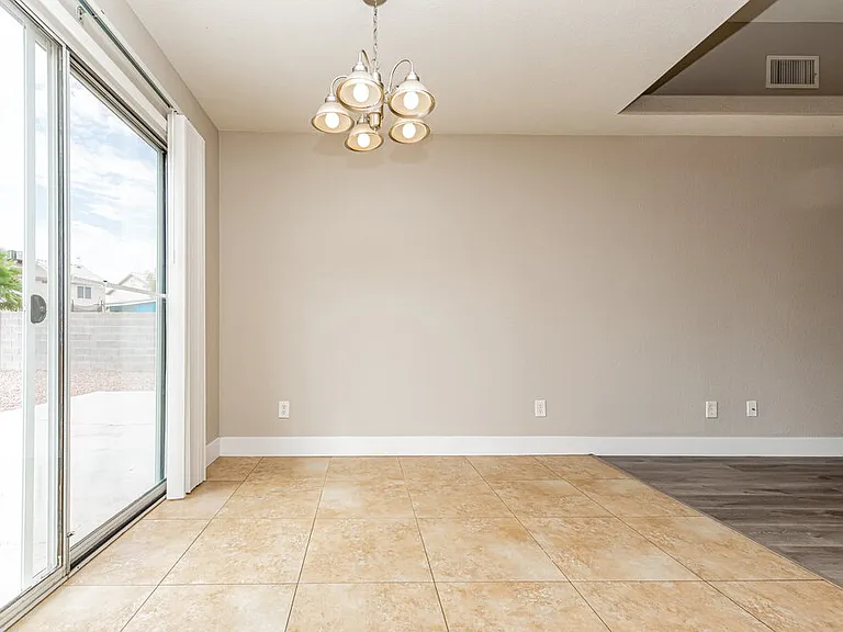 7409 Hickory Hills Dr — Photo 5