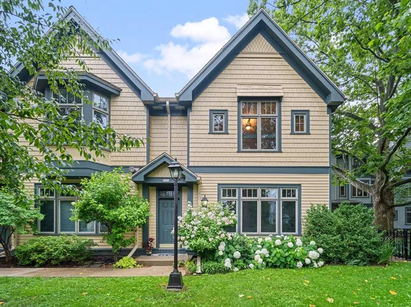 2305 East Stratford COURT, Shorewood, WI 53211