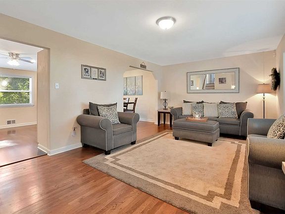 2nd image of 32 Campo Ave