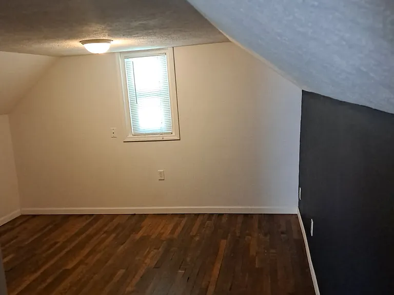 5804 S 50th Ave — Photo 22