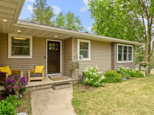 115 Cedar Cir, Poynette, WI 53955