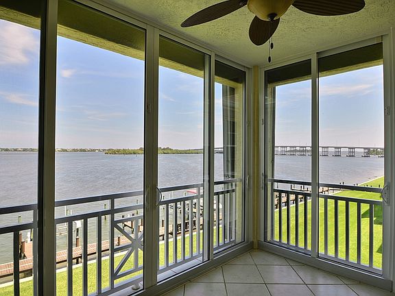 3rd image of 1900 Tarpon Ln APT 303