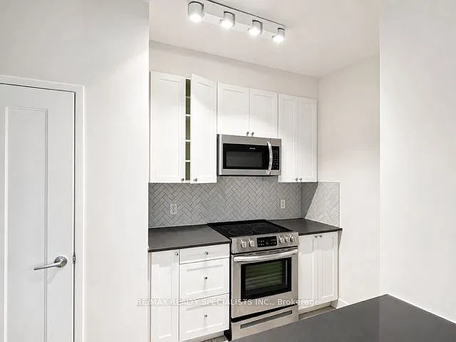 105 Isabella St #107