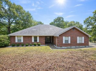 202 Shell Dr, Crestview, FL 32536