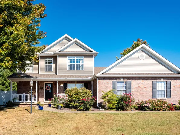 610 Westminster Dr, Washington, IL 61571