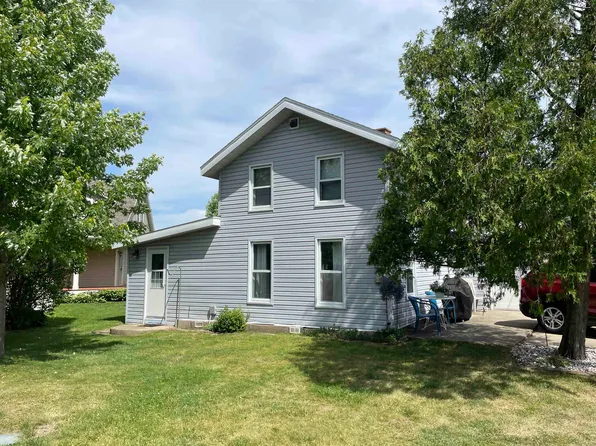 5904 Lake Edge Rd, Mc Farland, WI 53558