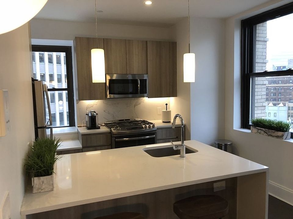 1st image of 15 Park Row APT 26L
