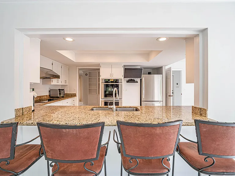 1425 Treasure Cove Ln — Photo 14