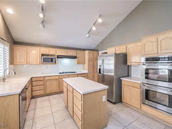 2113 Cedar Hills St, Las Vegas, NV 89128