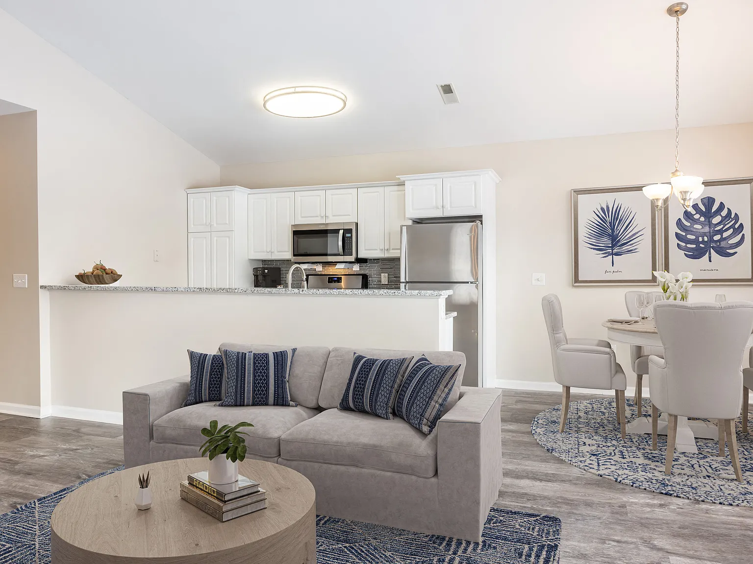 Oakmonte Apartment Homes — Photo 4