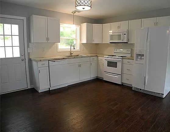 4th image of 541 Lawndale Ln