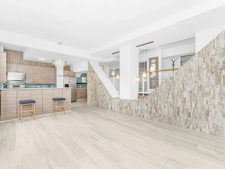20 West St #18B — Photo 13