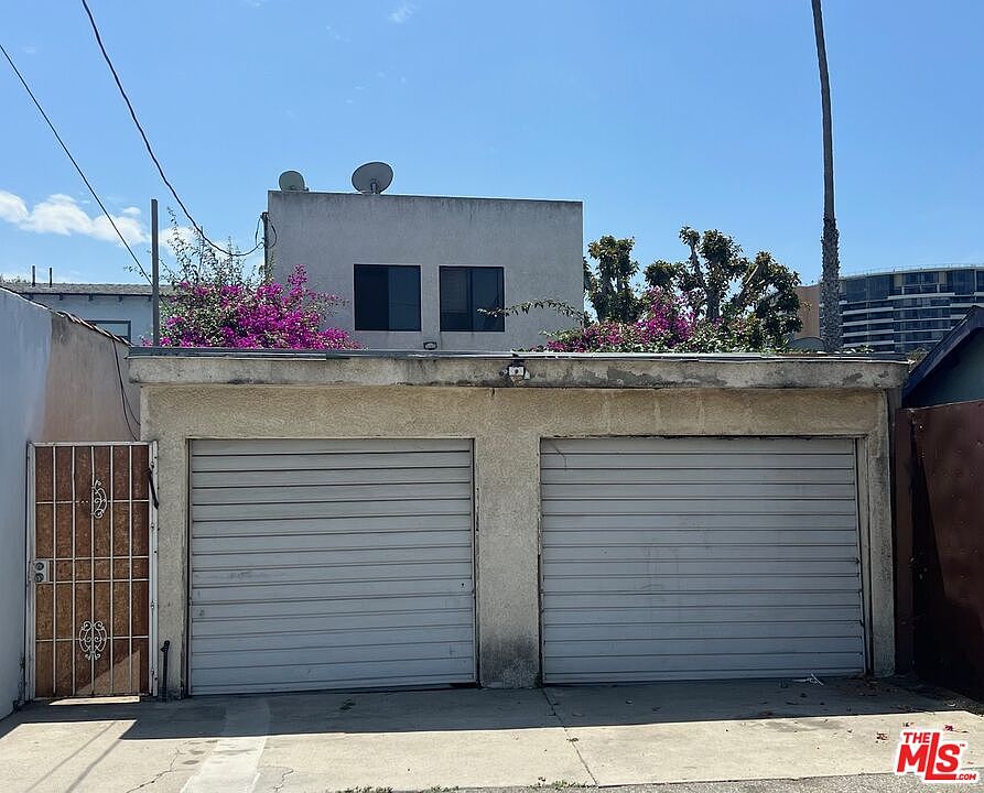 2nd image of 743 Howard St