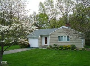 22 Deacon Abbott Ln S, Redding, CT 06896