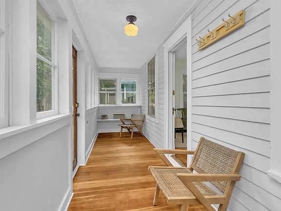 5th image of 1117 Laporte Ave
