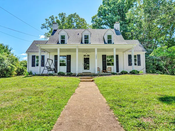 1027 Mulberry Rd, Martinsville, VA 24112