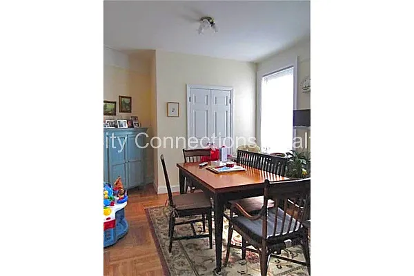 Rented by City Connections Realty | media 18