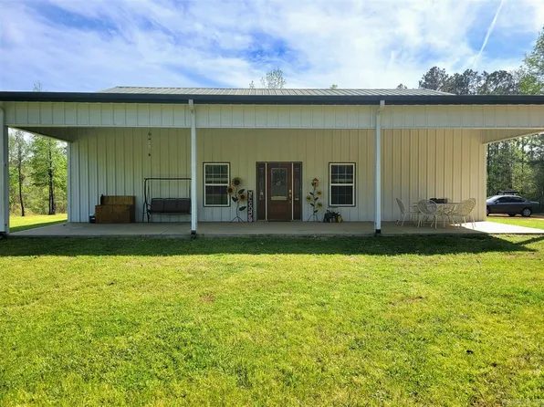 3176 Columbia Road 36, Magnolia, AR 71753