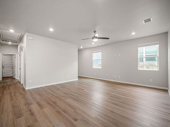 3rd image of 4127 Ivy Path