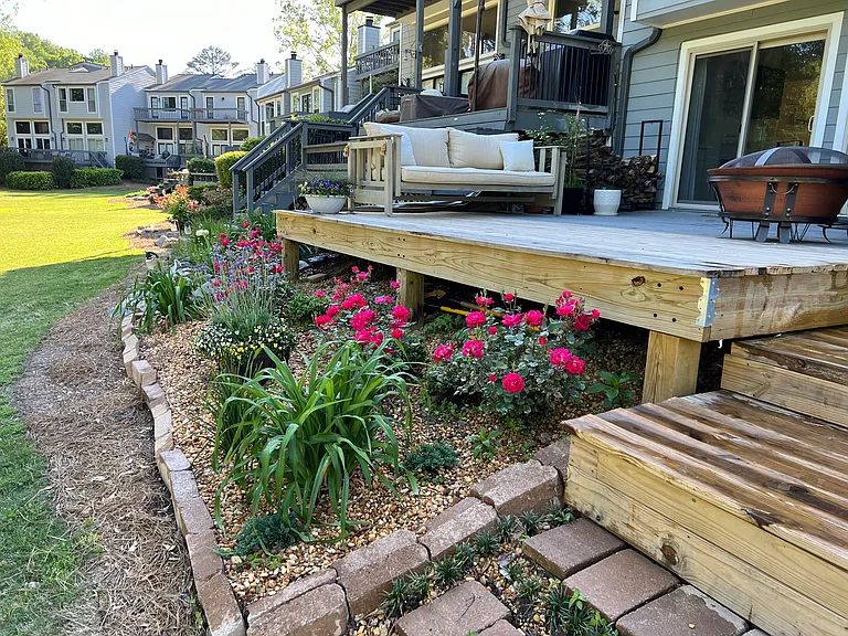 1017 Riverbend Club Dr SE — Photo 3